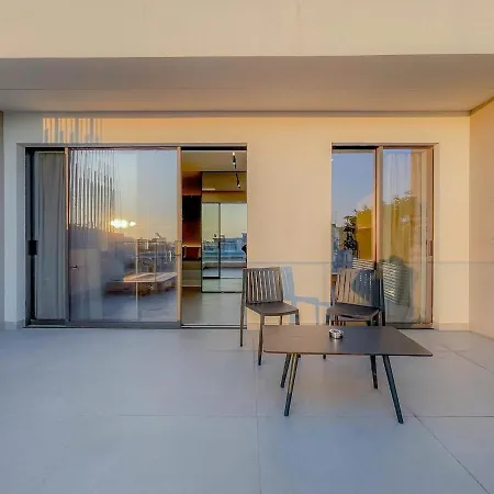 Luxury Penthouse 1br *