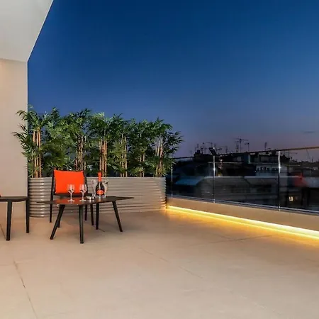 アパート Luxury Penthouse 1br テッサロニキ