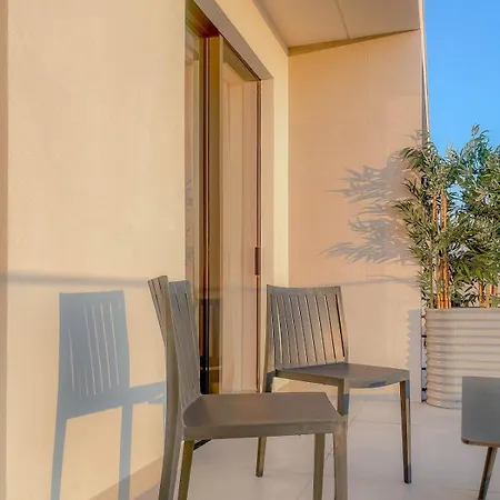 Luxury Penthouse 1br *